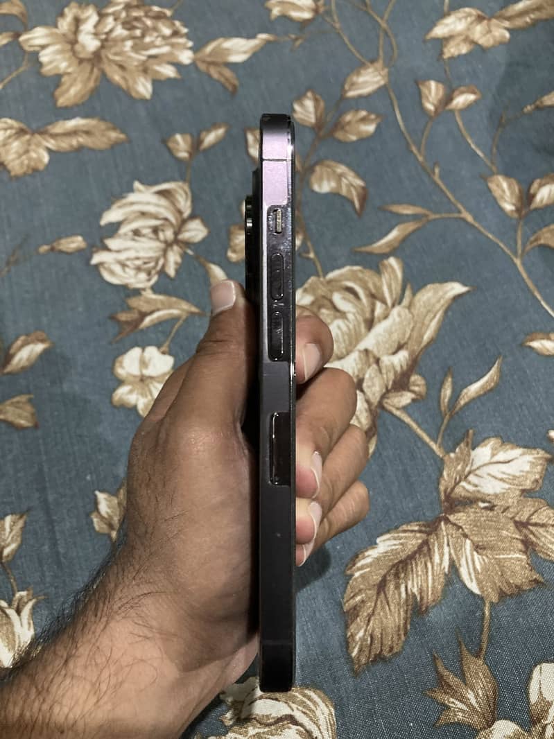 Apple iPhone 14 Pro 1