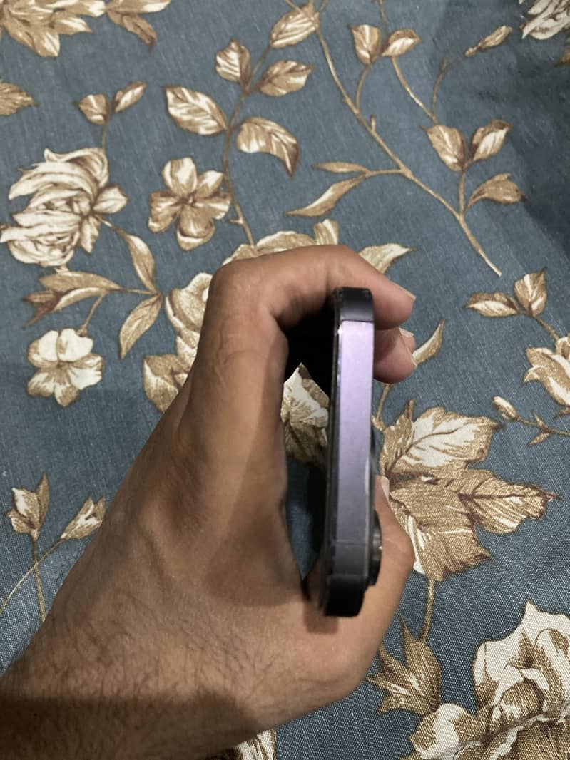 Apple iPhone 14 Pro 2