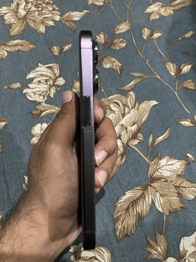 Apple iPhone 14 Pro 4