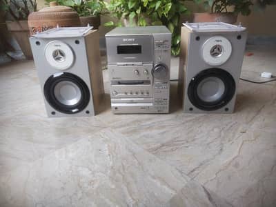 Sony Bookshelf speakers with Amplifier