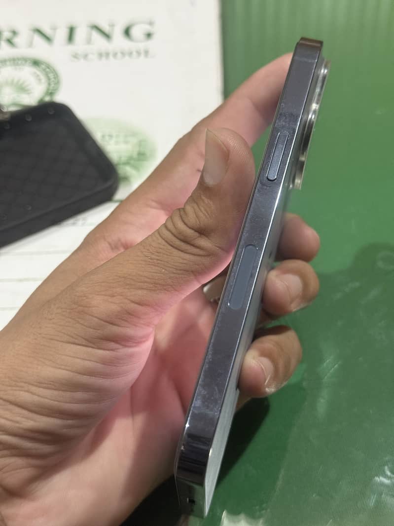 Apple iPhone 13 Pro 0
