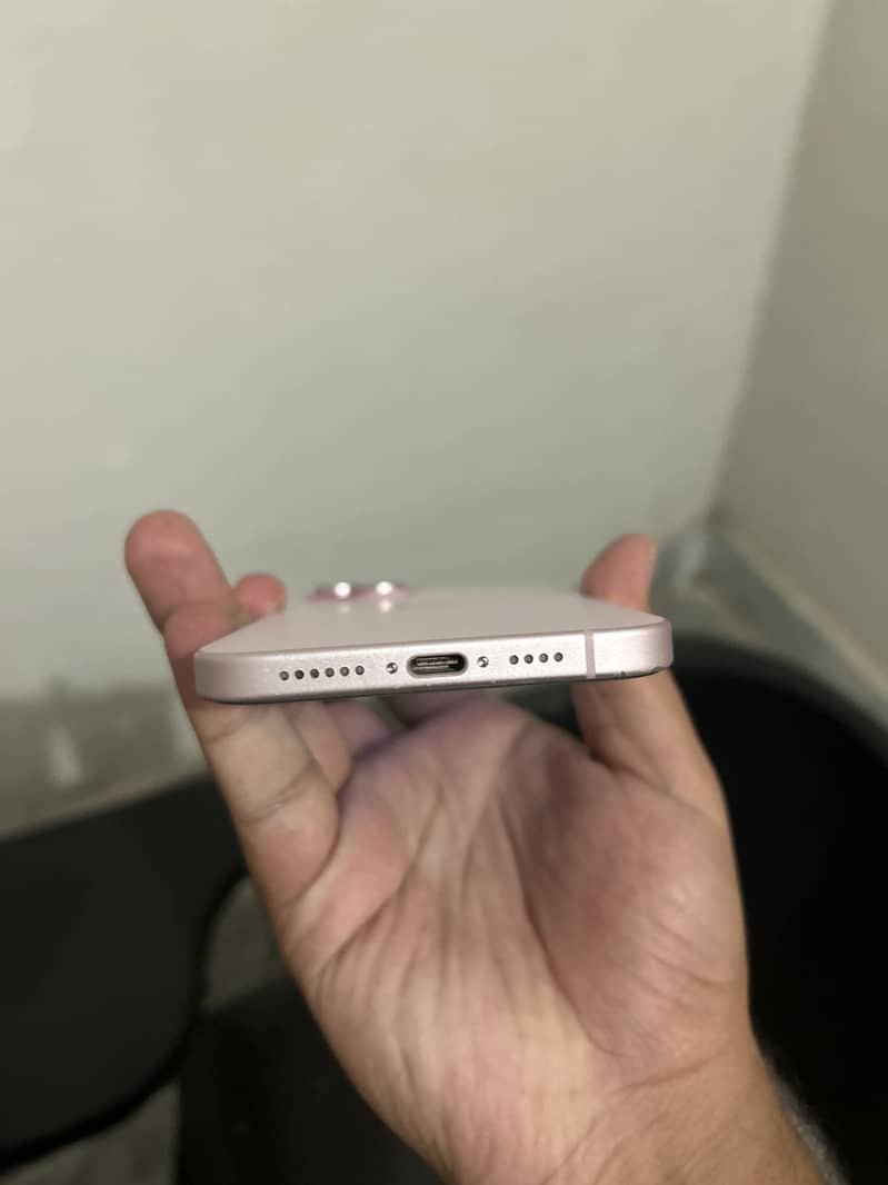 Apple iPhone 15 plus 4