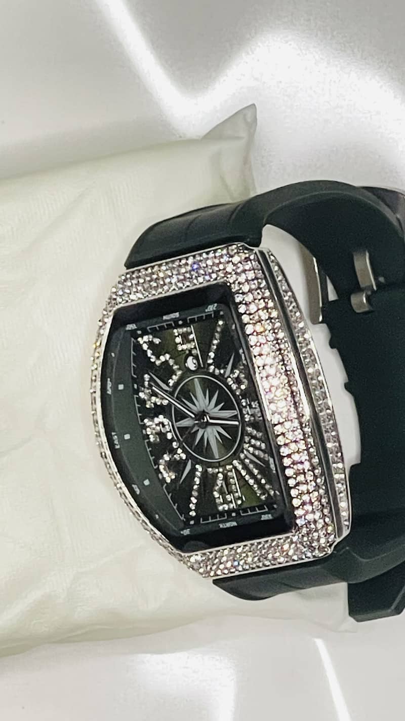 Men watch 2