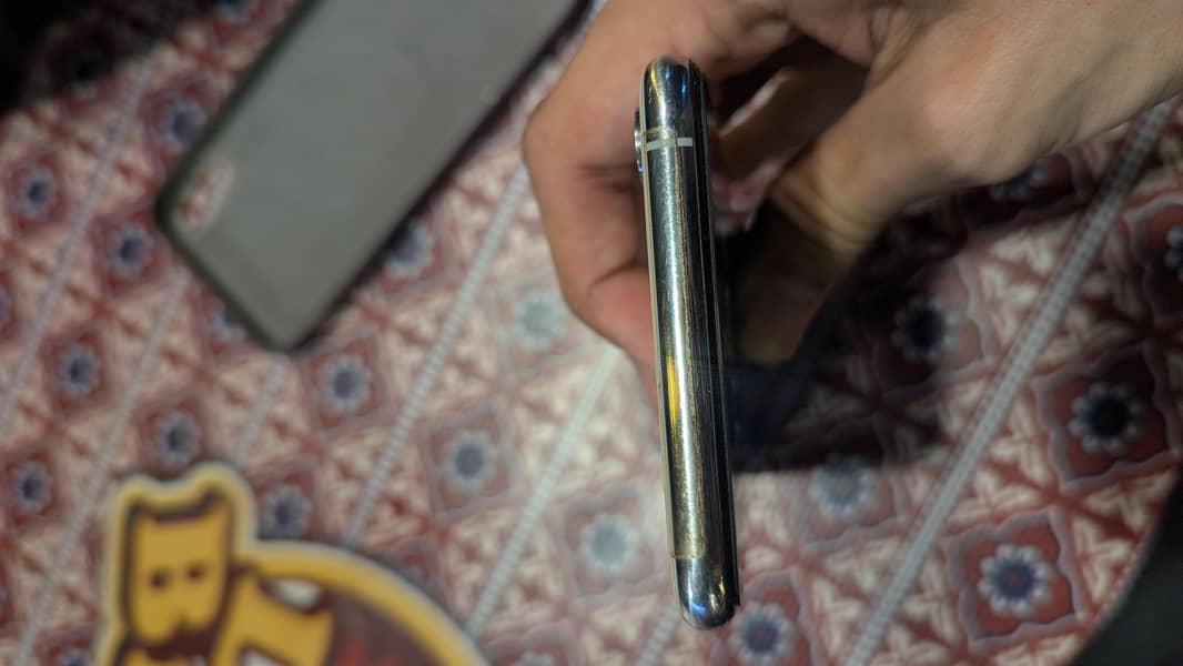 iPhone XS Max 1