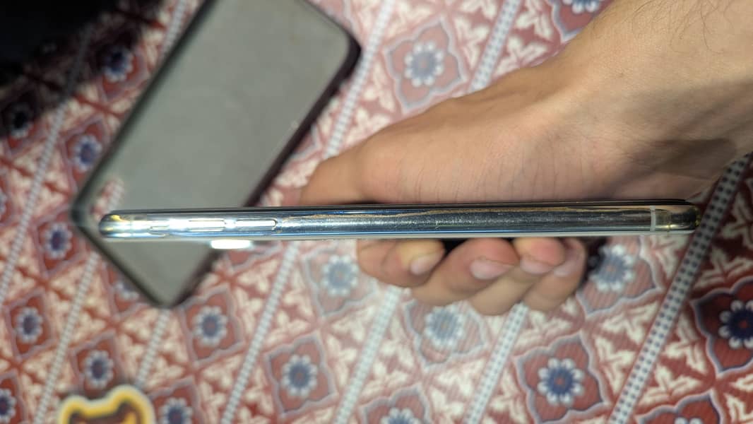 iPhone XS Max 3