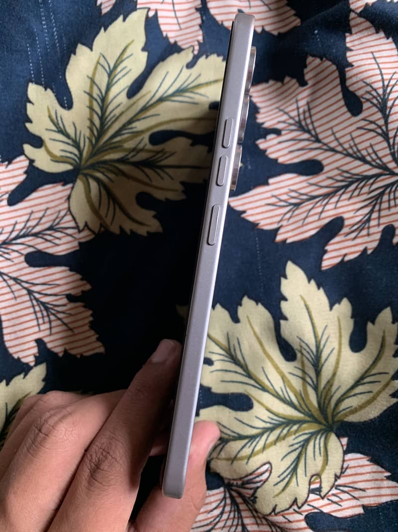 Tecno Spark 40 pro 3