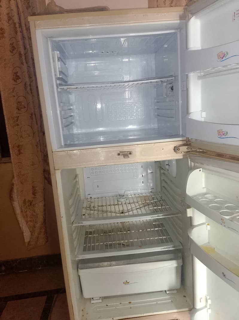 refrigerator 0
