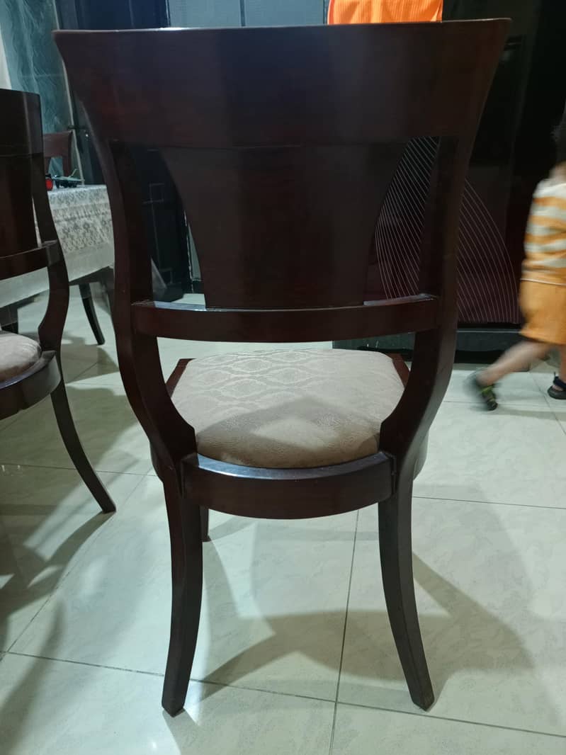 dining charis 2