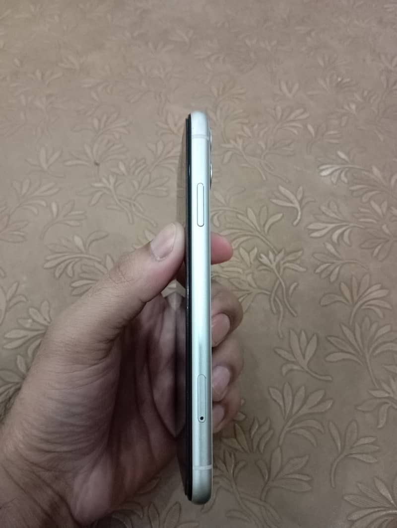 Apple iPhone 11 1
