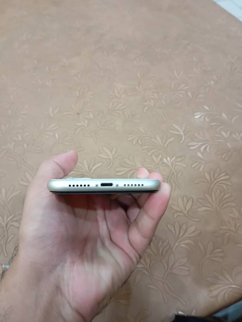 Apple iPhone 11 2