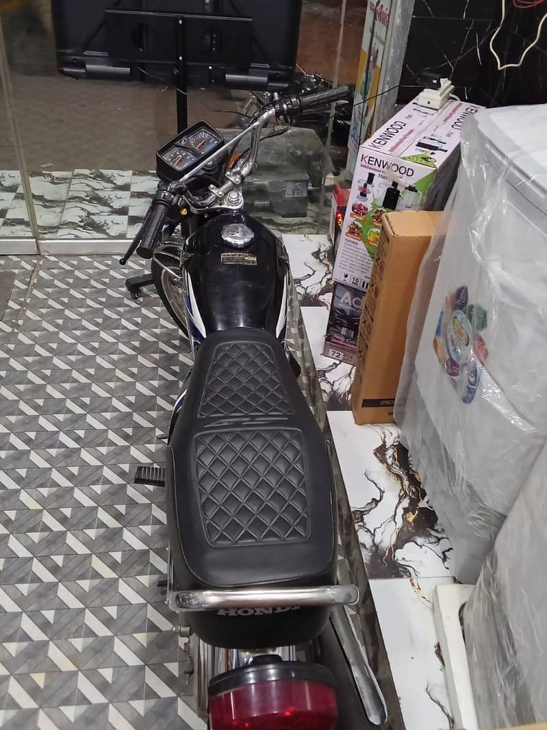 Honda One Two Five 2