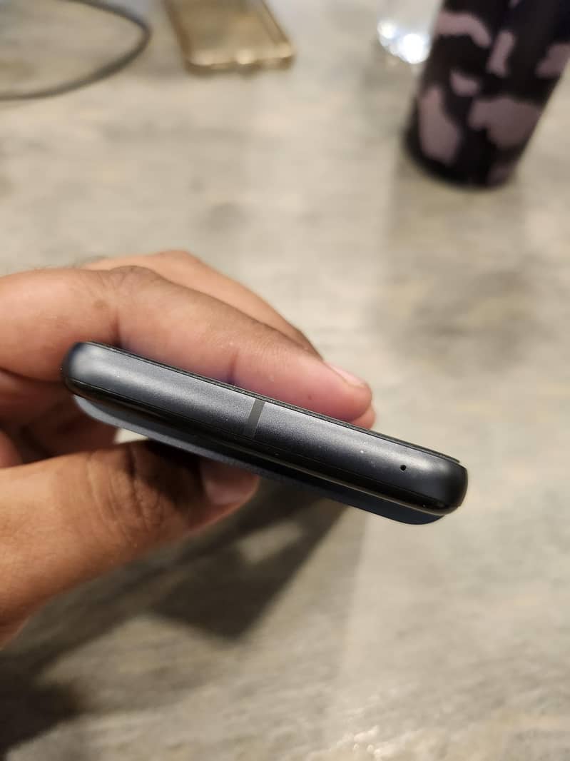 Google Pixel 8 4