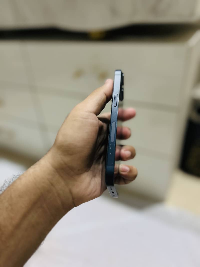Apple iPhone 14 9