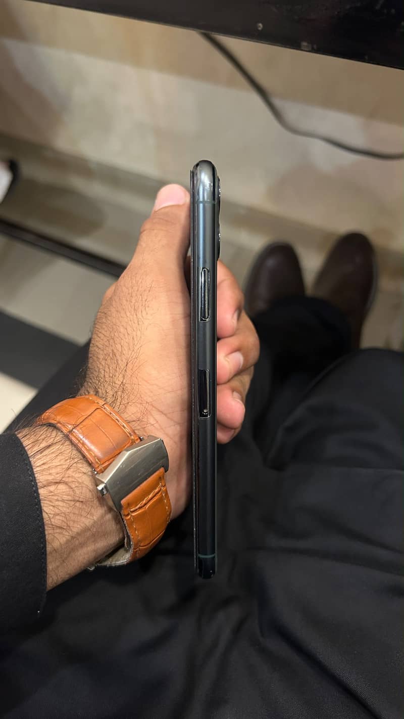 Apple iPhone 11 Pro Max 6