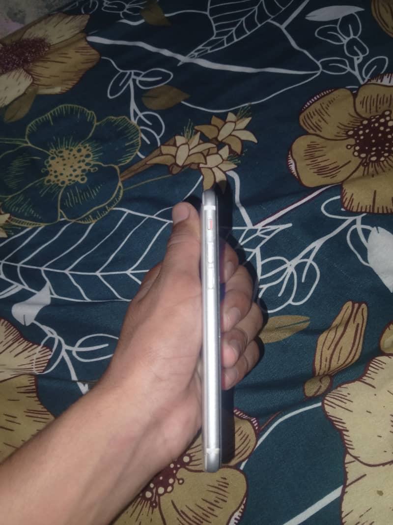 Apple iPhone SE 3