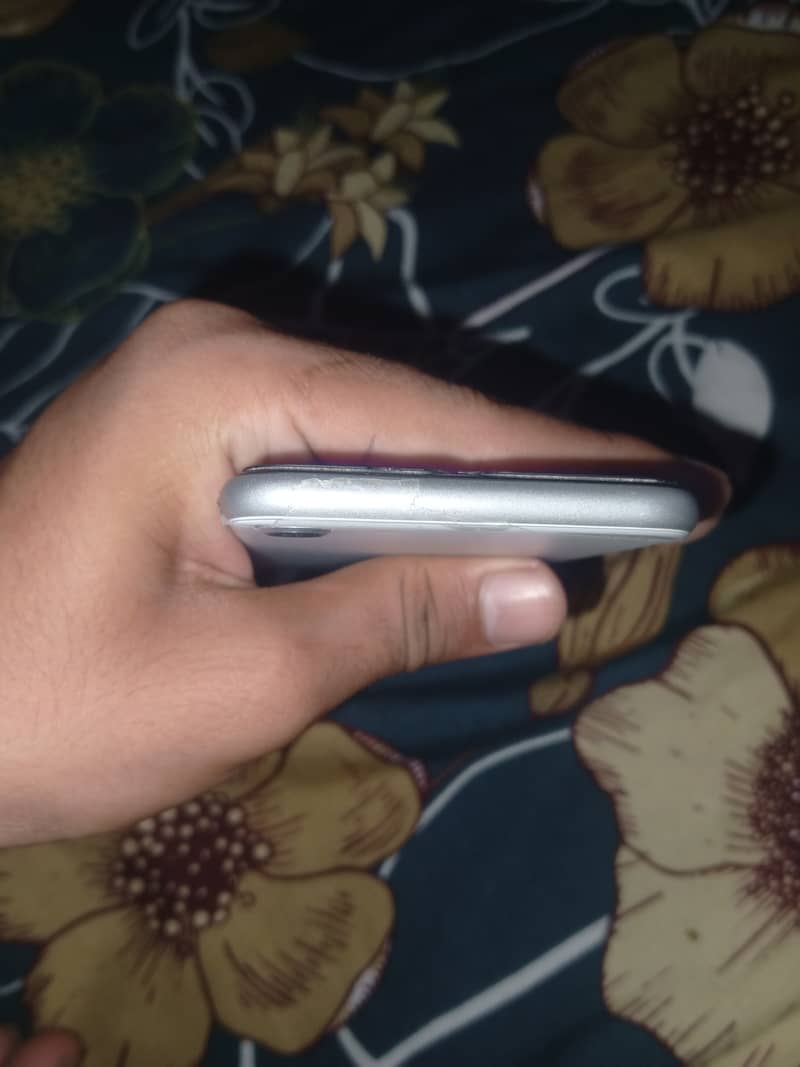 Apple iPhone SE 4