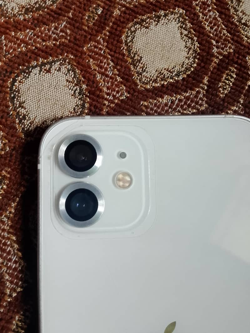 Apple iPhone 12 3