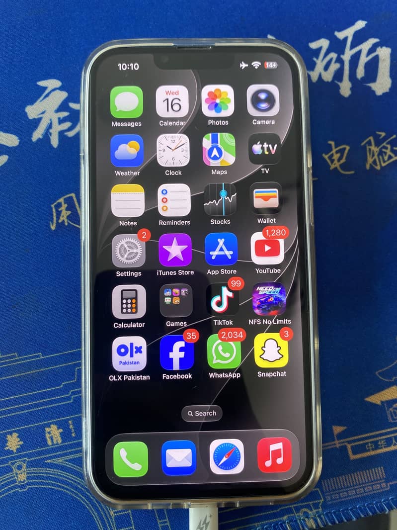 Apple iPhone 13 0