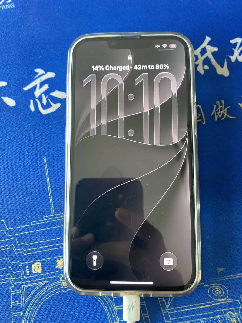 Apple iPhone 13 2