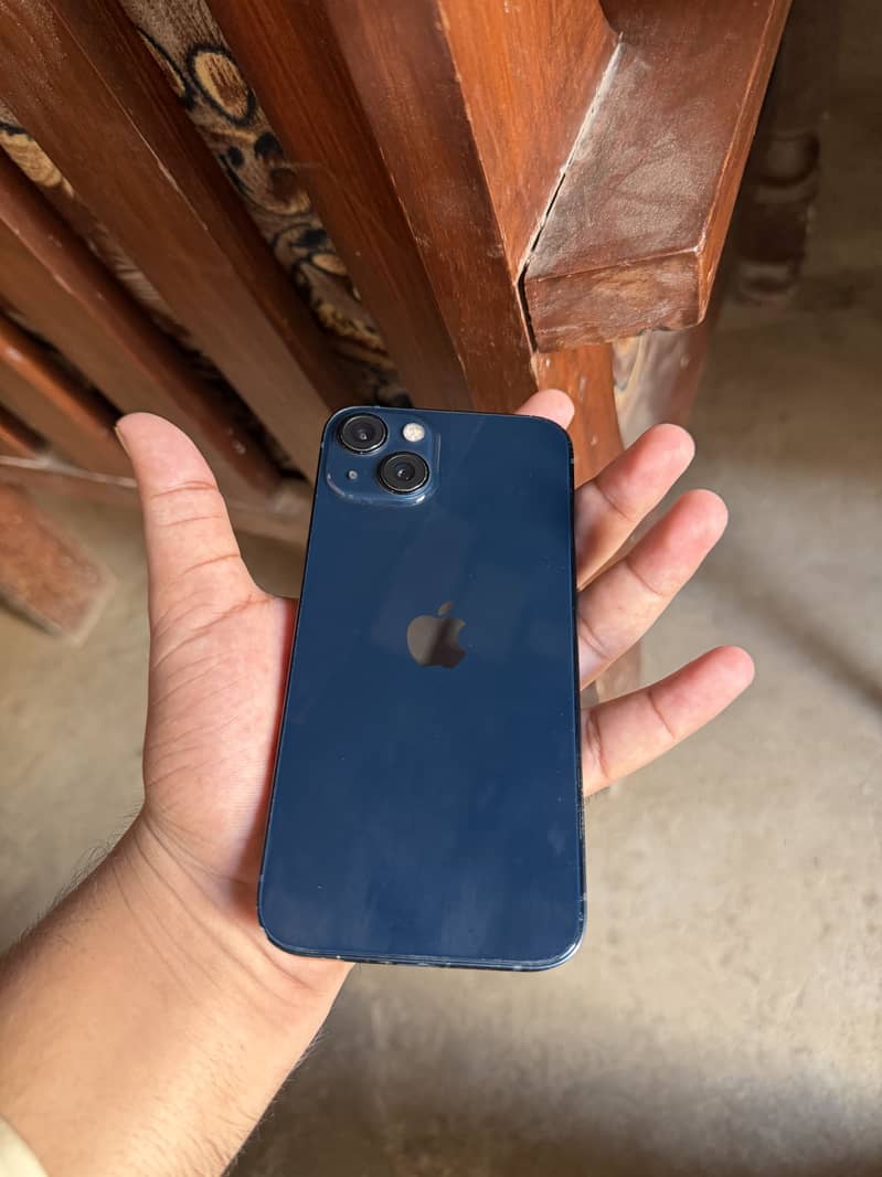 Apple iPhone 13 0