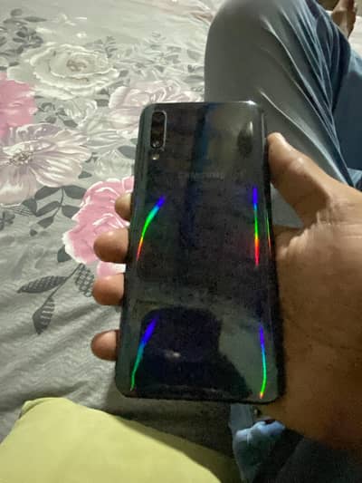 Samsung Mobile A70