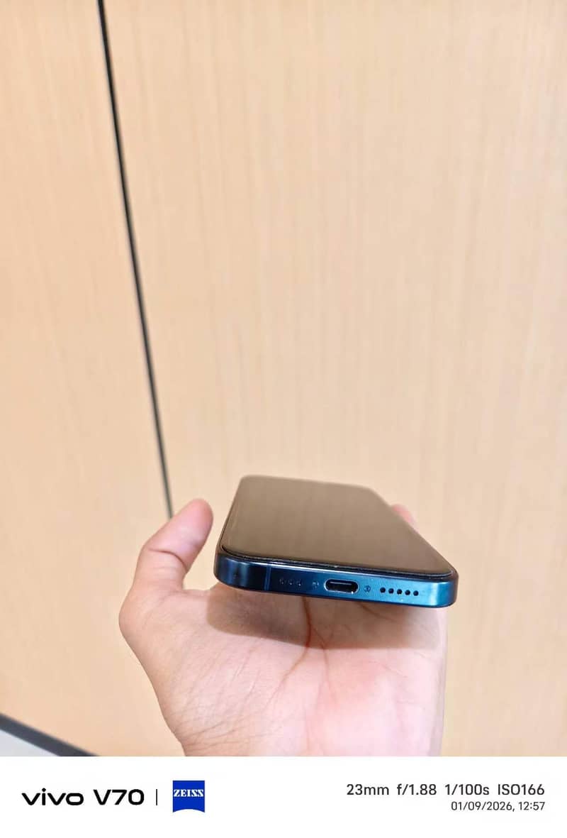 Apple iPhone 15 Pro 3