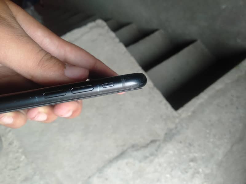 Apple iPhone XR 1