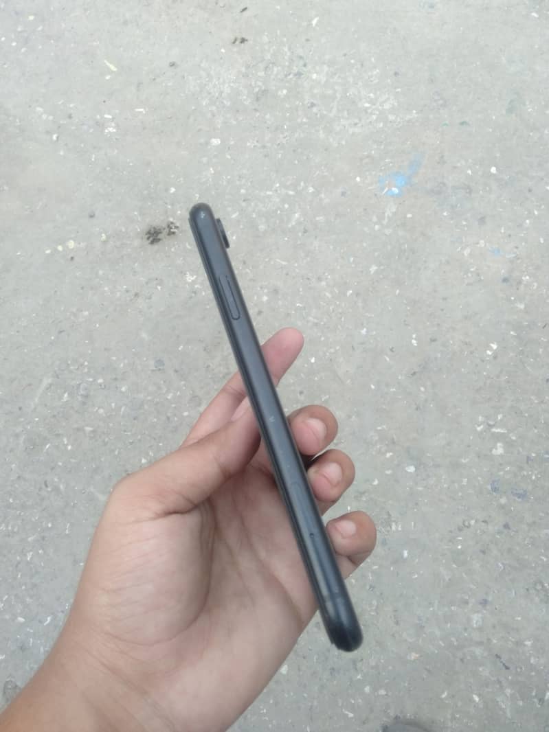 Apple iPhone XR 5