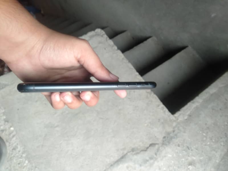 Apple iPhone XR 6
