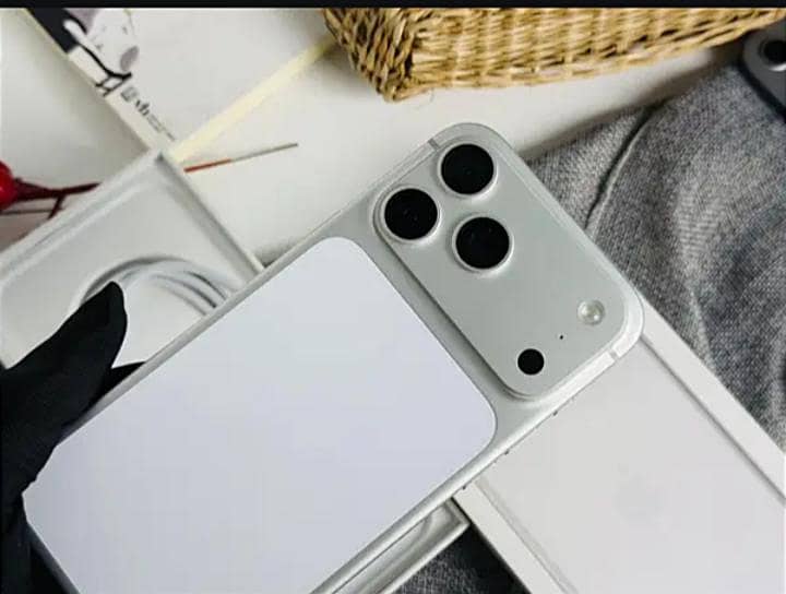 Apple iPhone 15 Pro Max 2