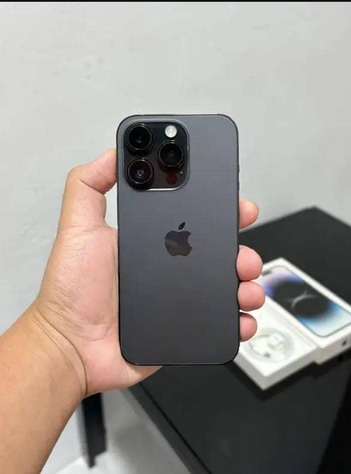 Apple iPhone 15 Pro Max 5
