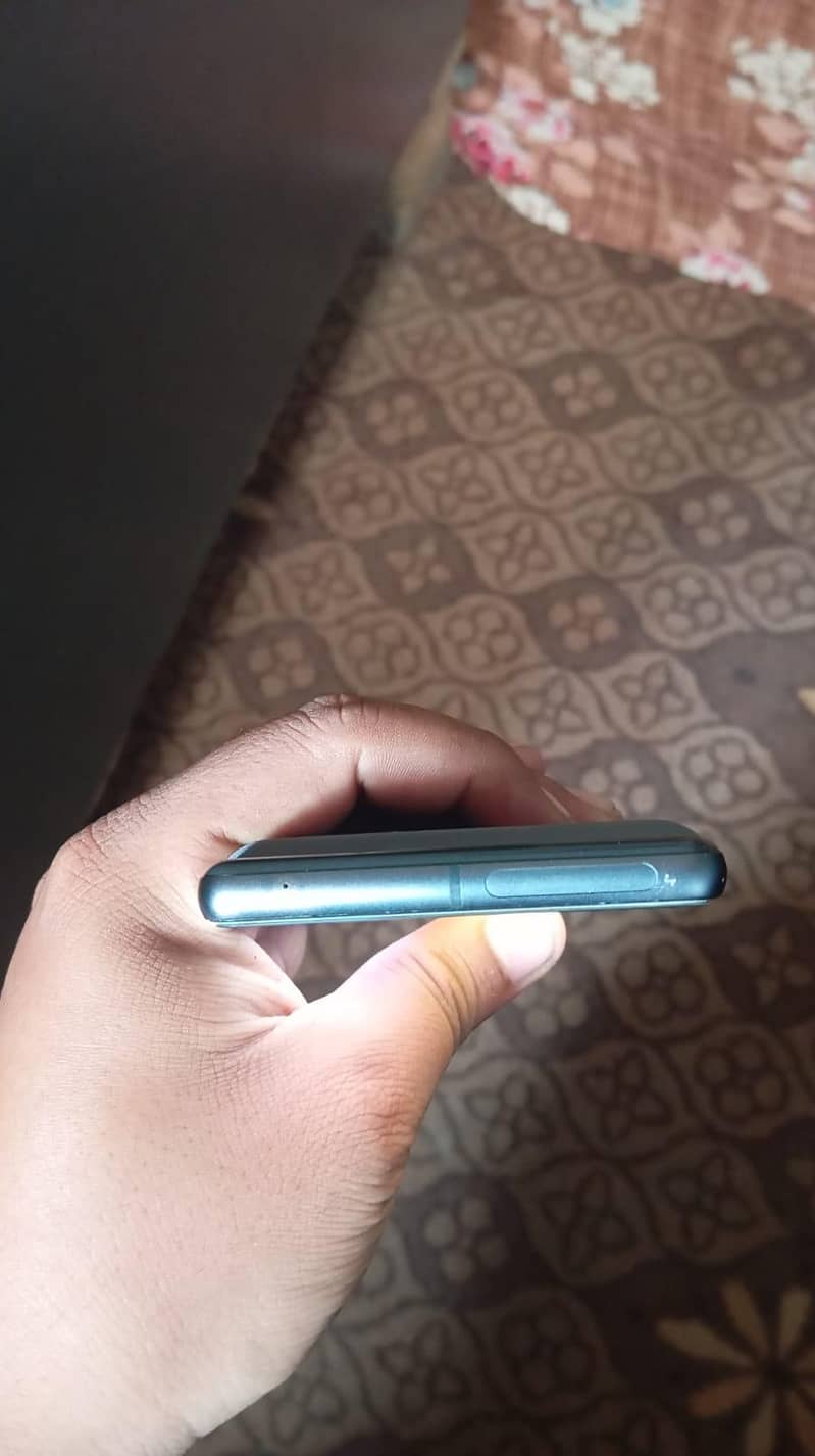 Google Pixel 7 4
