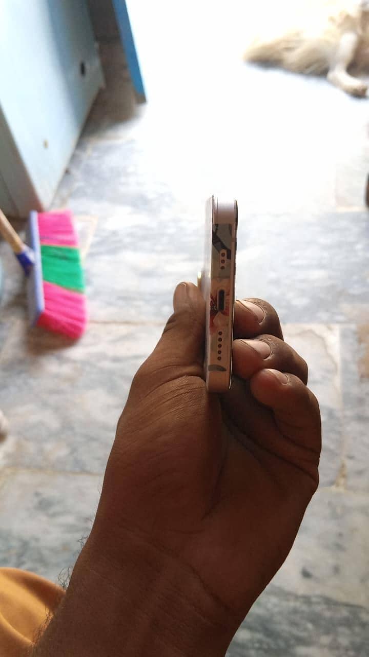 Apple iPhone 14 2