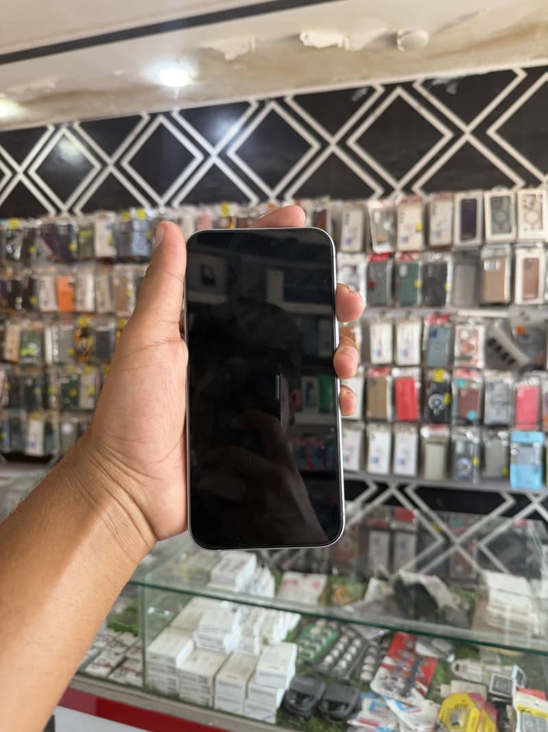 Apple iPhone 15 plus 2