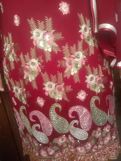 fancy embroided elegant dress complete||nice stuff||easy to wear|