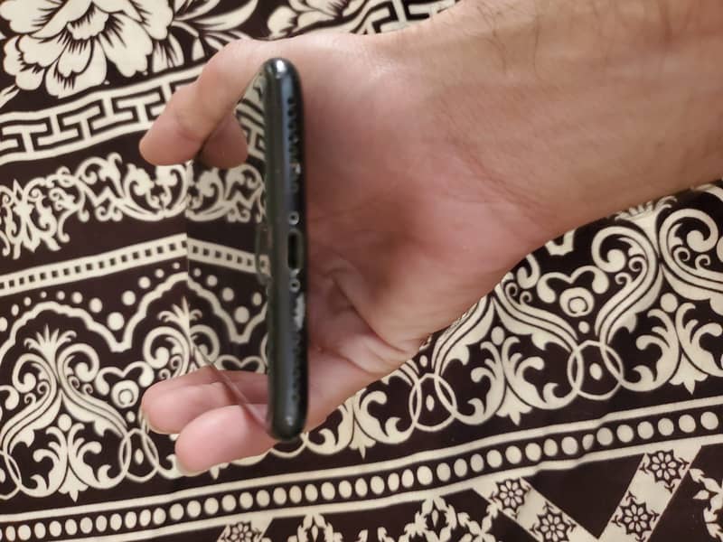 Apple iPhone 7 Plus 5