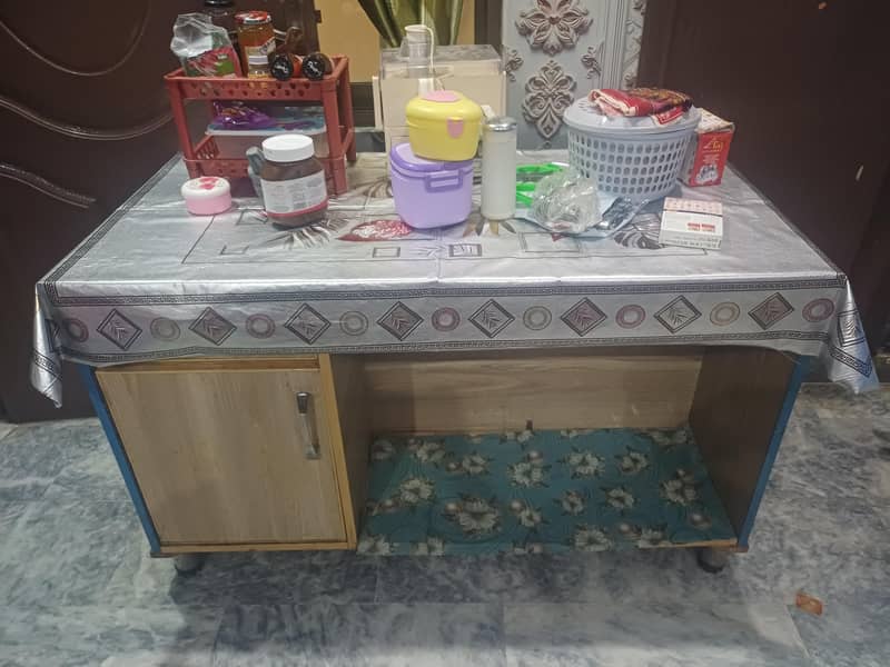 kitchen table 0
