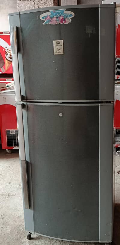 dwalance Ka fridge ha 10/9 condition medium size