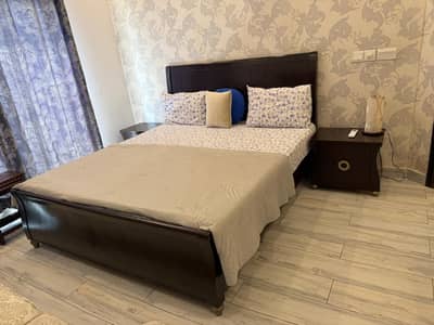 Modern Royal Blue Upholstered King Bed Set with Lamps