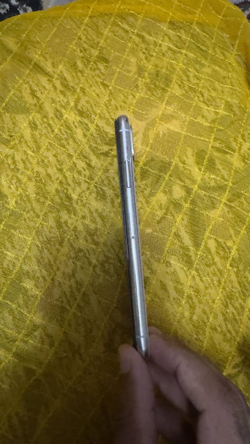 iPhone X 4