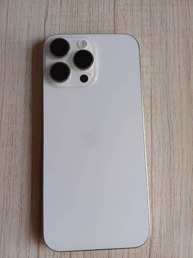 Apple iPhone 16 Pro Max 0