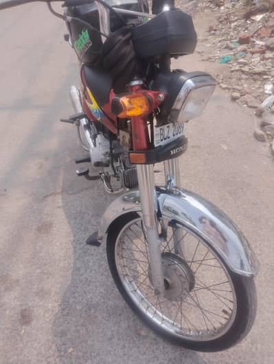 Honda CD 70 good condition. .