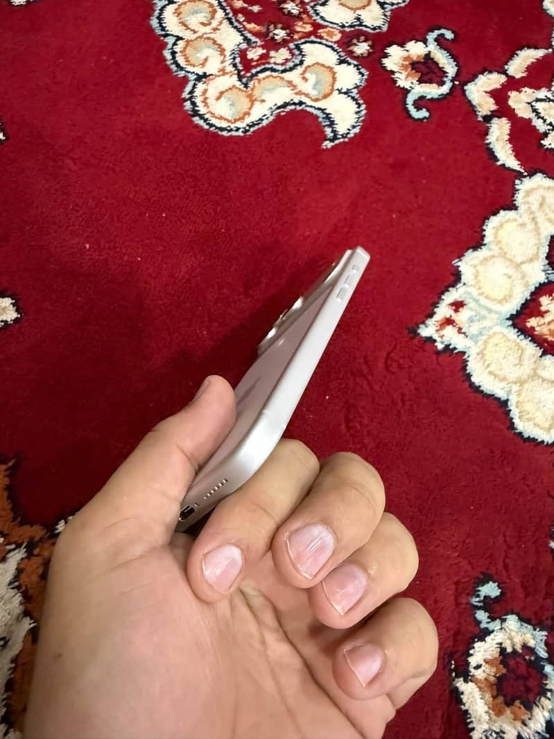 Apple iPhone 17 Pro Max 5