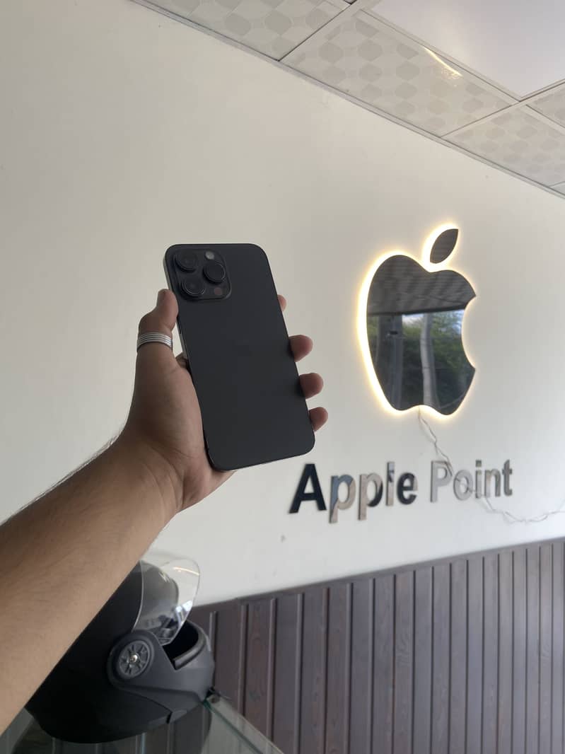 Apple iPhone 14 Pro Max 0