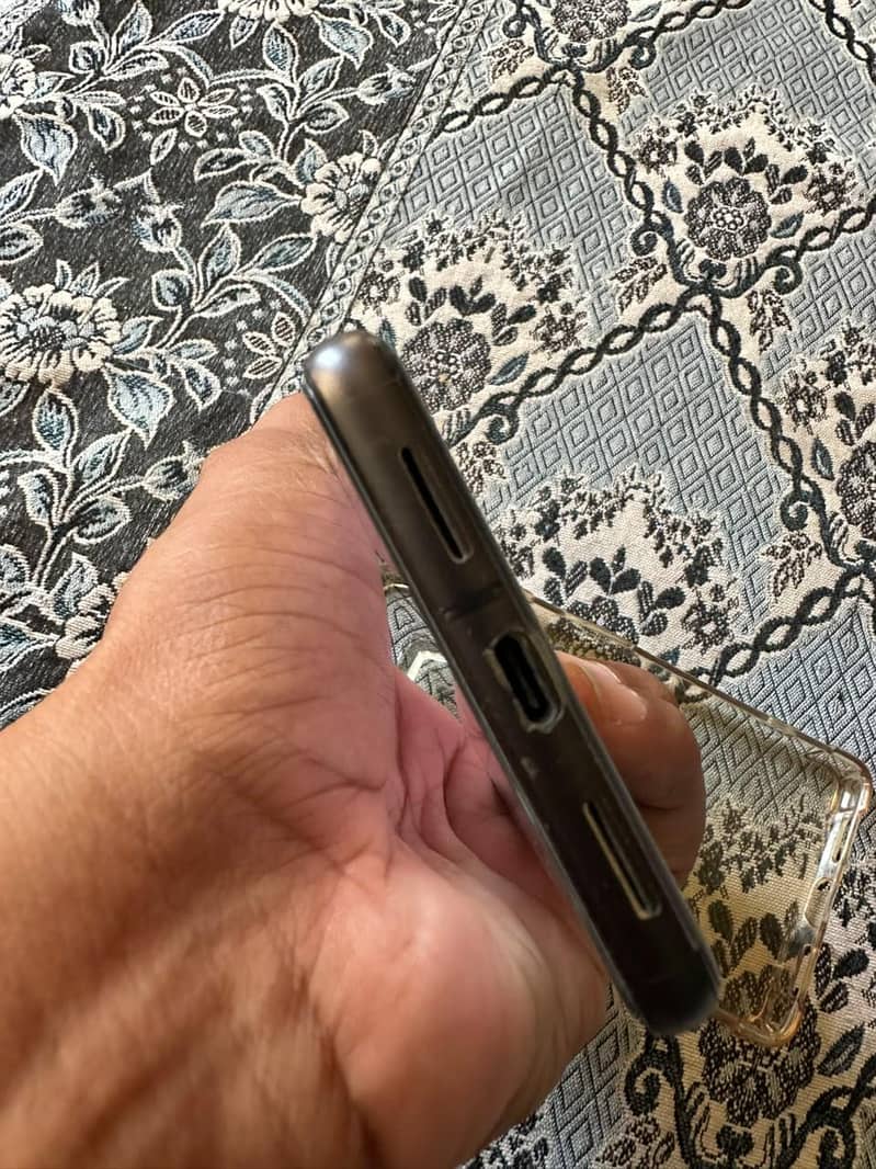 Google Pixel 7 4