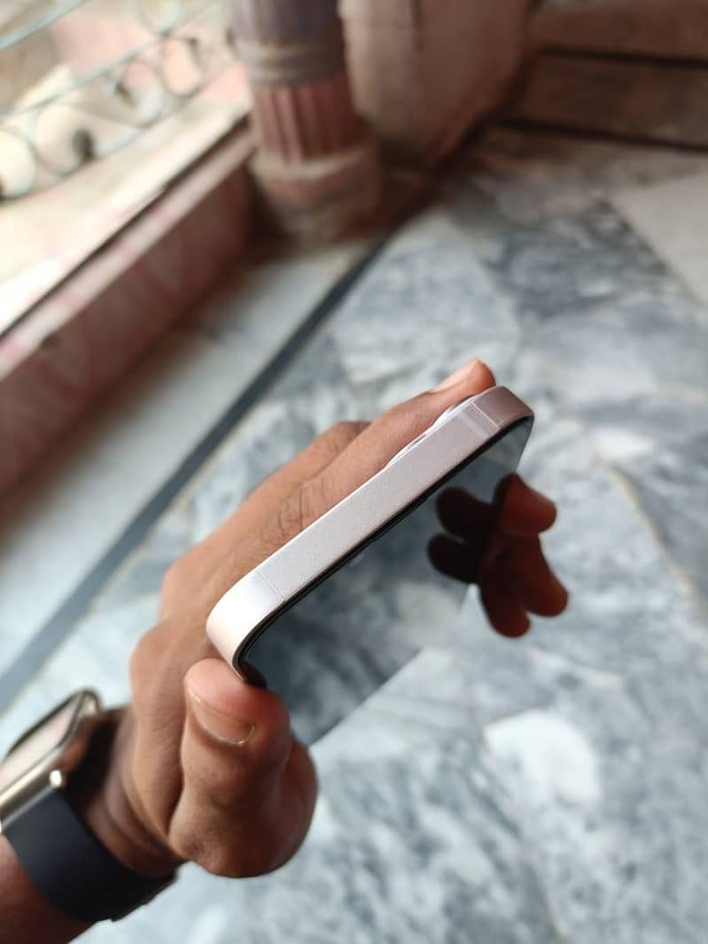 Apple iPhone 14 2