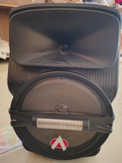 1 year used speaker for sale