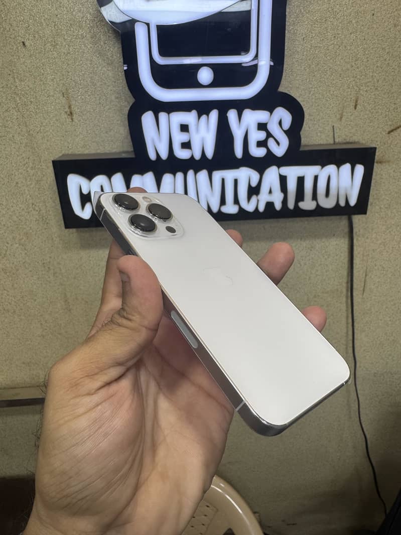 Apple iPhone 13 Pro 2