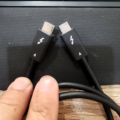 HP Thunderbolt 4 Cable – Original HP | 40Gbps | 240W