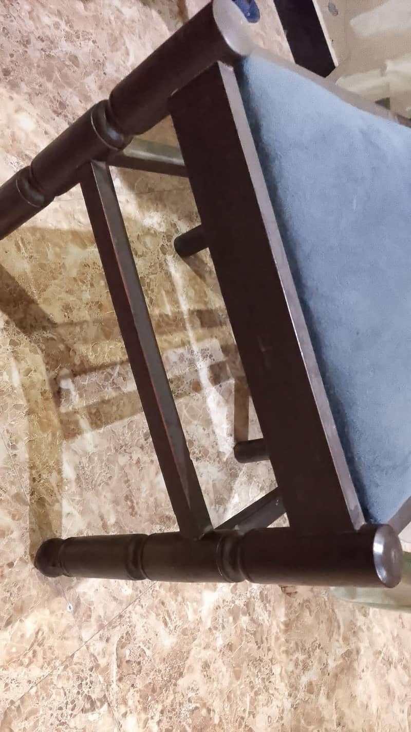 Dining table 5 chairs 4